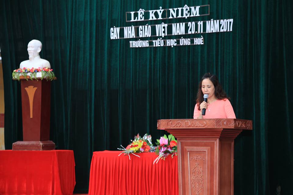 Đ/c Lê Thị Minh Thu- Bí thư chi bộ, HT nhà trường phát biểu về ý nghĩa ngày 20/11.